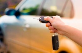 Как открыть и завести автомобиль, если в брелоке села батарейка