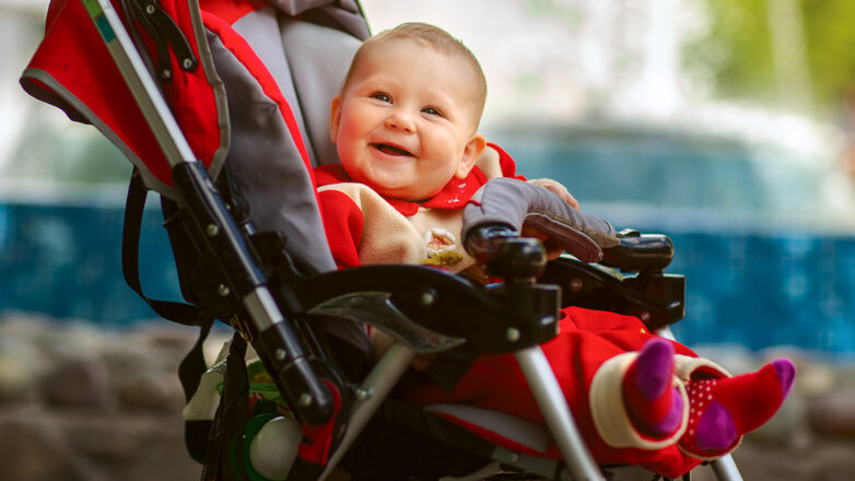 Кузнецова предложила поднять размер пособия по уходу за ребенком до средней зарплаты