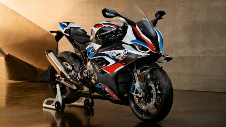 Мотоциклы BMW получили обновления к новому модельному году