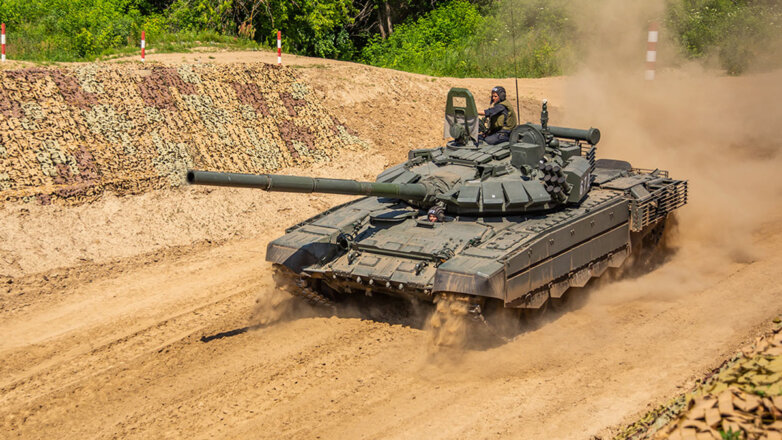 Танкисты в Крыму учились сбивать вертолеты