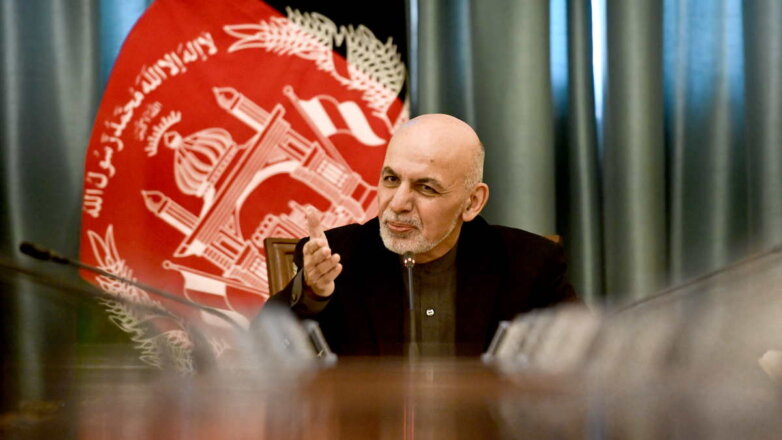 Где находится бежавший из Афганистана президент Гани, сообщил источник