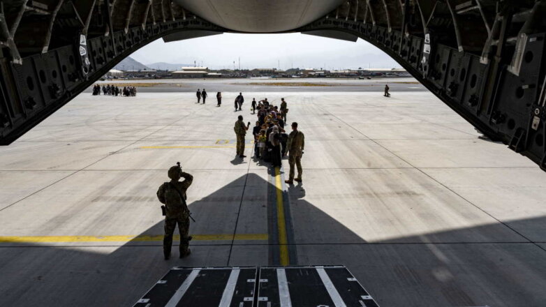Великобритания завершила эвакуацию военных из Афганистана