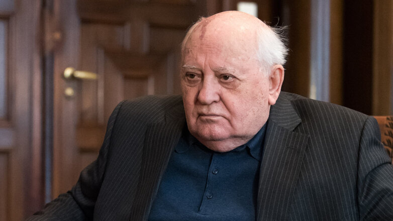 Горбачёв остается под постоянным наблюдением врачей в больнице