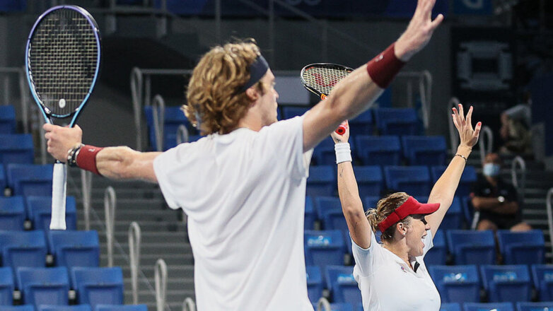 Российские теннисисты взяли золотую и серебряную медали в миксте Игр-2020