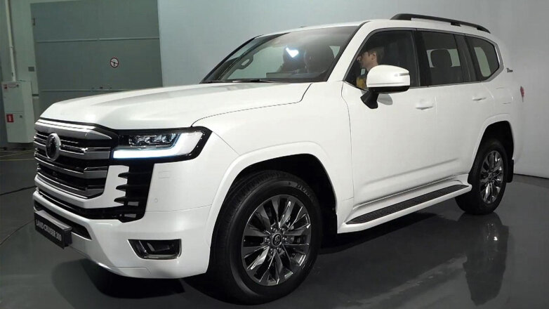 В России стартовали продажи нового Land Cruiser 300 с дизельным мотором