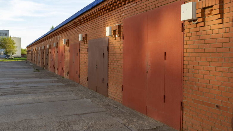 Для петербуржцев разработали памятку по "гаражной амнистии"