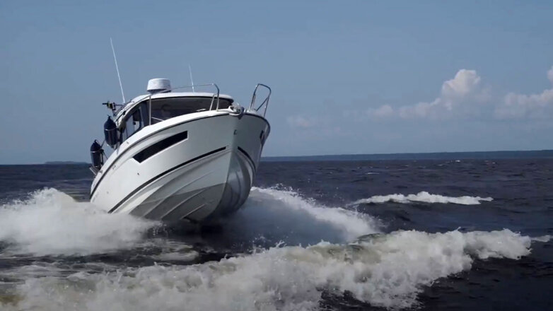 Под Астраханью ищут семь туристов, пропавших на катере