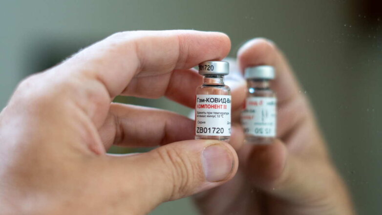 Минздрав продлил срок годности вакцин от COVID-19 "Спутник V"