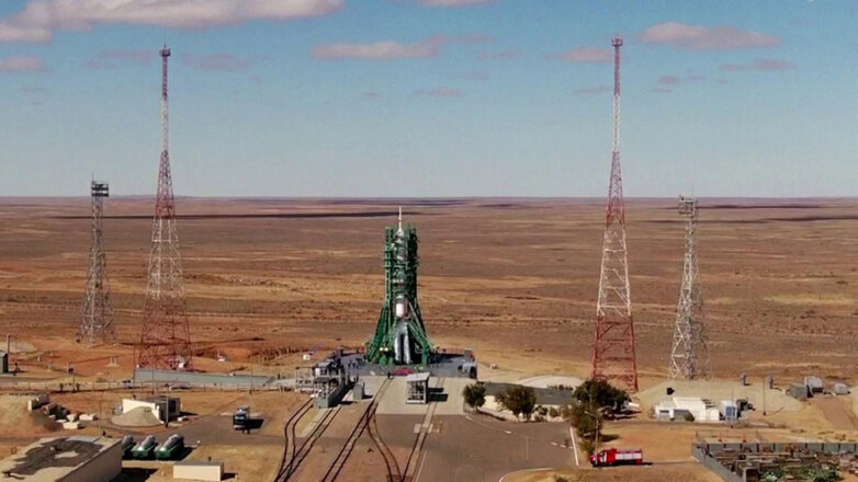 С Байконура стартовала ракета с первым российским киноэкипажем на борту