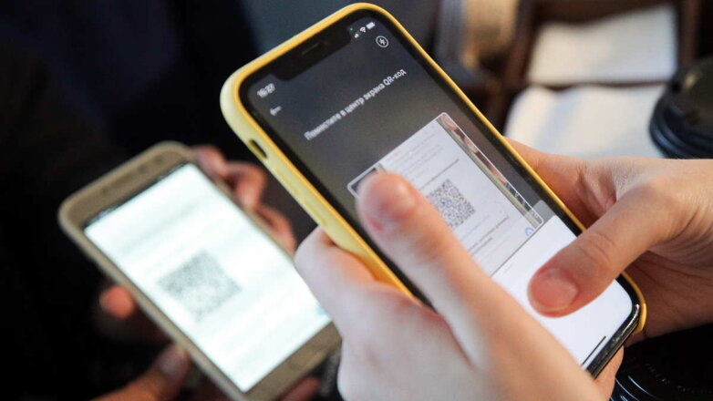Закон о QR-кодах в транспорте и магазинах будет действовать до 1 июня 2022 года