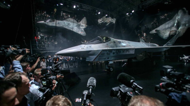 Новейший истребитель Су-75 отрекламируют для иностранцев духами