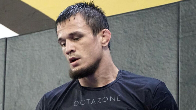 Брата Нурмагомедова под конвоем отправили в Махачкалу из-за наезда на полицейского