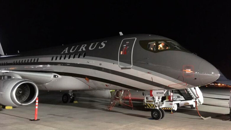 Стоимость российского бизнес-джета Aurus раскрыли на авиасалоне в Дубае