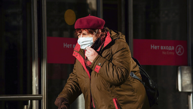 Привитым москвичам рассказали, что делать в случае ошибочной блокировки соцкарты