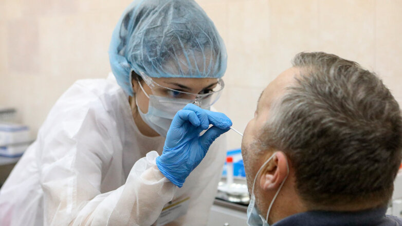 Тесты на COVID-19 отменят для граждан стран ЕАЭС, въезжающих в Россию по суше