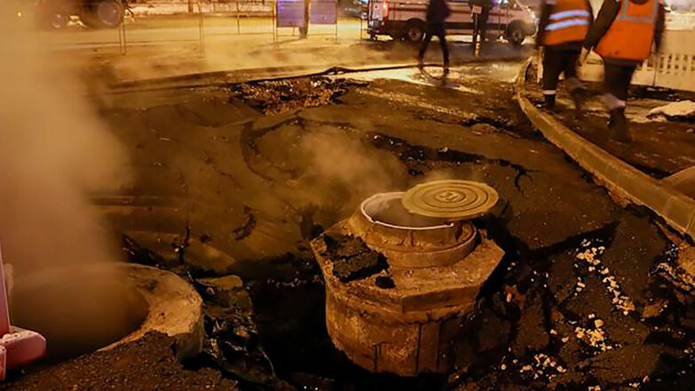 Школьница провалилась в яму с кипятком в Подмосковье