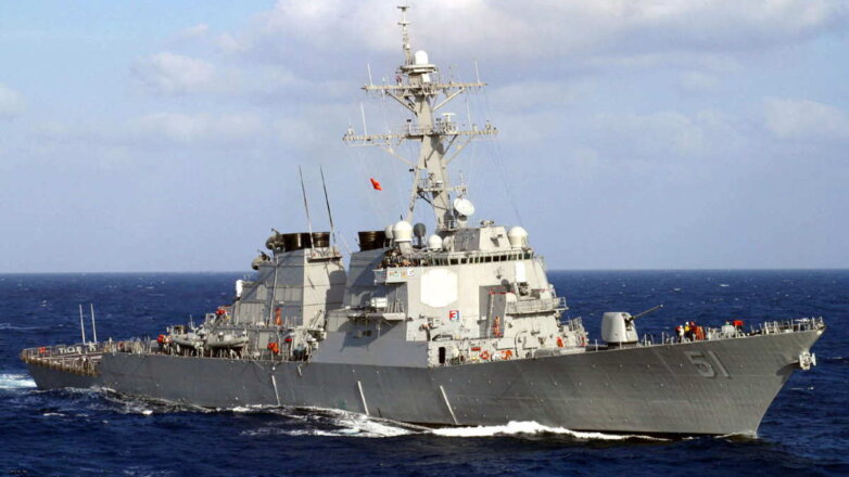 Ракетный эсминец США зашел в румынский порт Констанца в Черном море