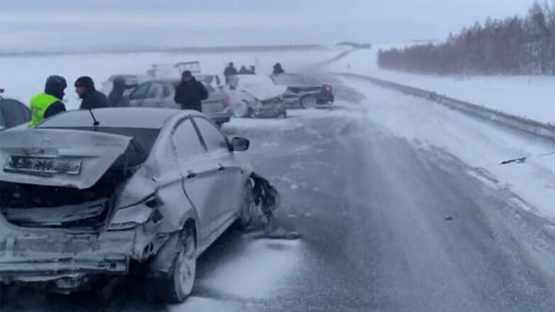 В Башкирии произошло ДТП с участием более 30 автомобилей