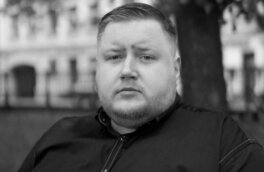 Блогер и журналист Егор Просвирнин погиб при падении из окна в Москве