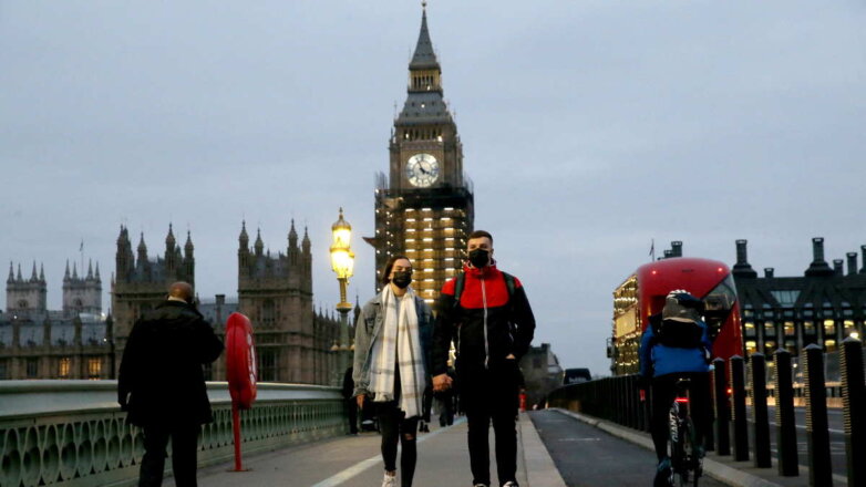 Мэр Лондона объявил о дополнительных мерах на фоне распространения омикрон-штамма