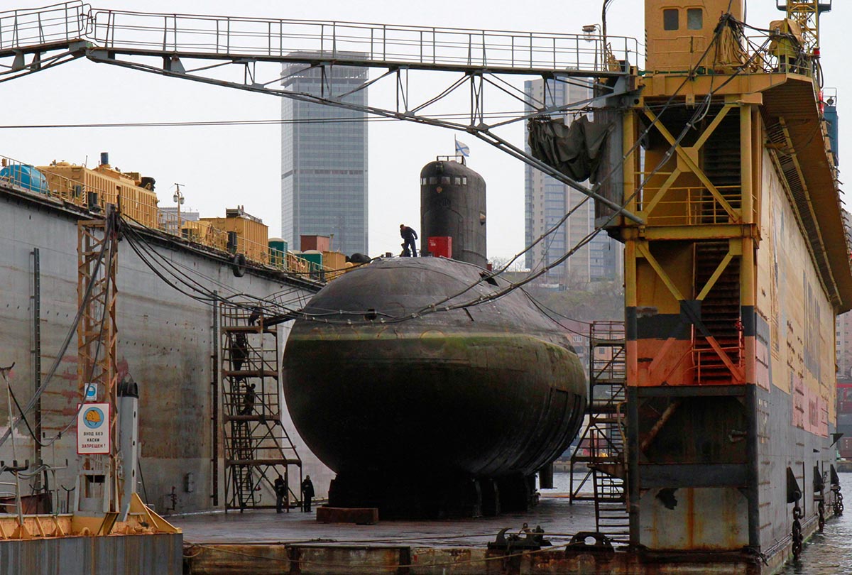 Ремонт подводной лодки "Петропавловск-Камчатский" во Владивостоке