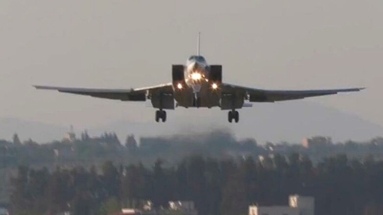 СМИ: самолеты РФ сбросили бомбы на захваченный сирийской оппозицией Идлиб