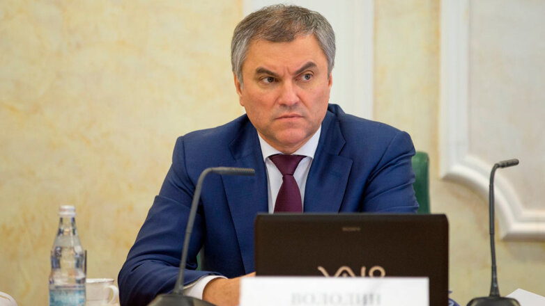 Володин: поставляя Киеву тяжелое вооружение, США напрямую участвуют в конфликте на Украине