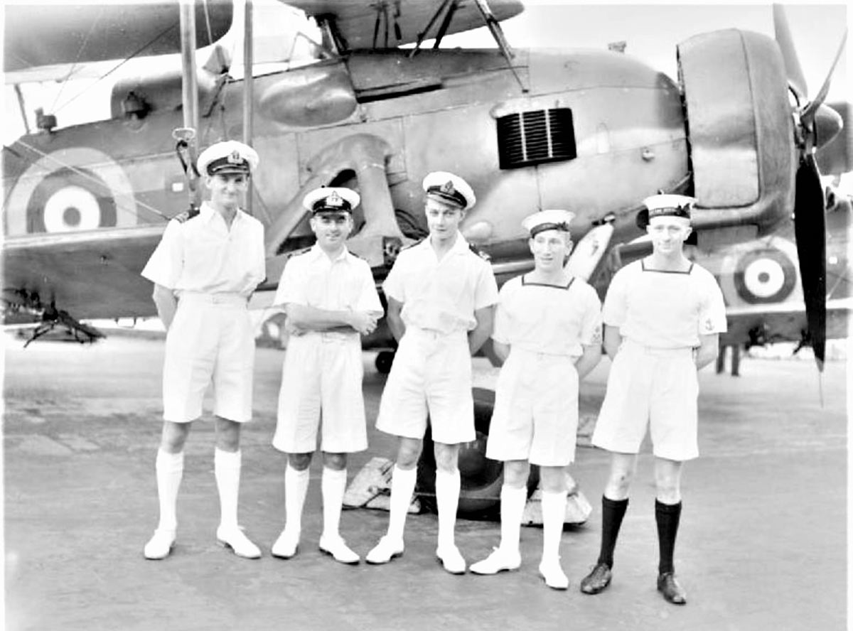 Пилоты 825-й эскадрильи – участники атаки немецкого линкора "Бисмарк"