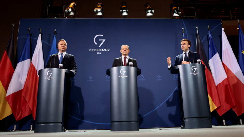 Макрон и Шольц подтвердили важность продолжения диалога с Россией