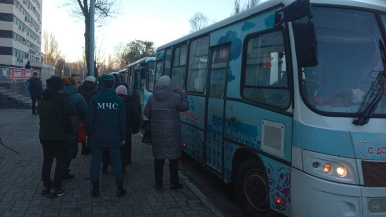 Российские военные вывезли часть беженцев из Изюма