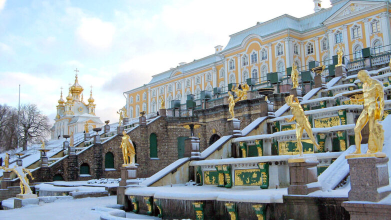 Большая часть музеев Петергофа временно закроется из-за пандемии