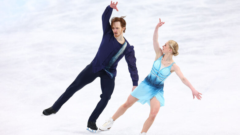 Тарасова и Морозов завоевали серебро в парном катании на ОИ-2022