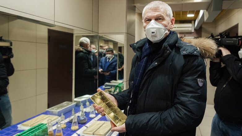 Министр спорта посетил объекты УГМК