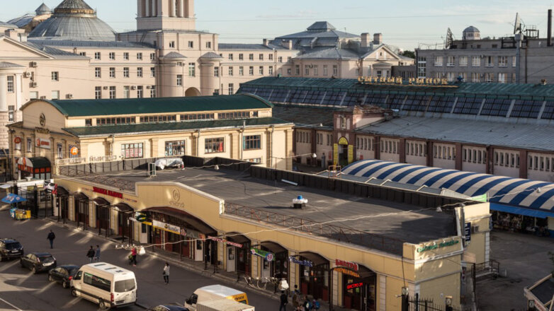 Старейший рынок Петербурга оштрафовали за нарушение антиковидных мер
