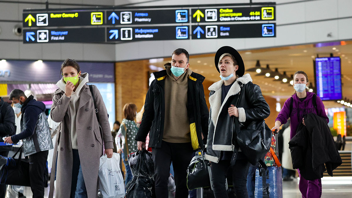 Сочи. Пассажиры в международном аэропорту.