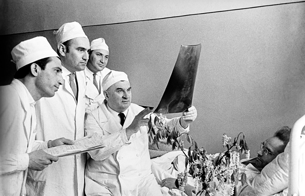 консультация врача в больнице