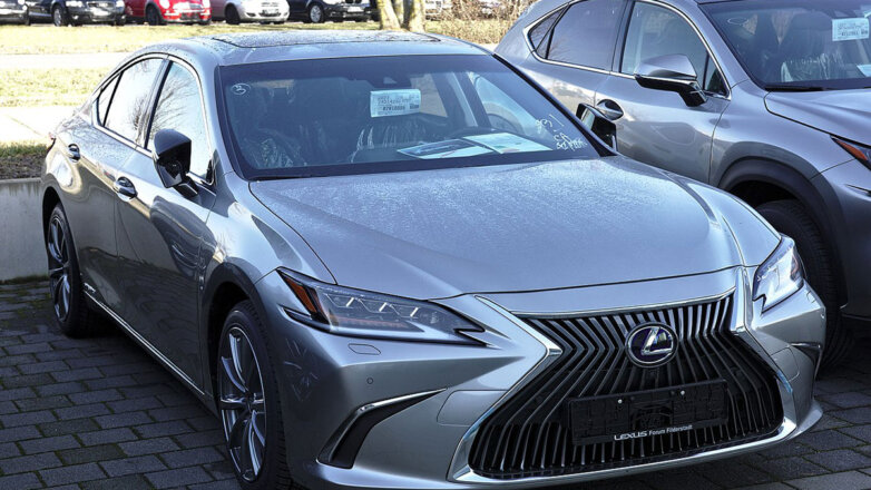 Из российских автосалонов могут исчезнуть дорогие японские автомобили