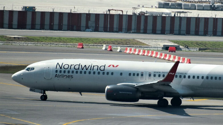 В аэропорту Сочи самолет загорелся перед вылетом