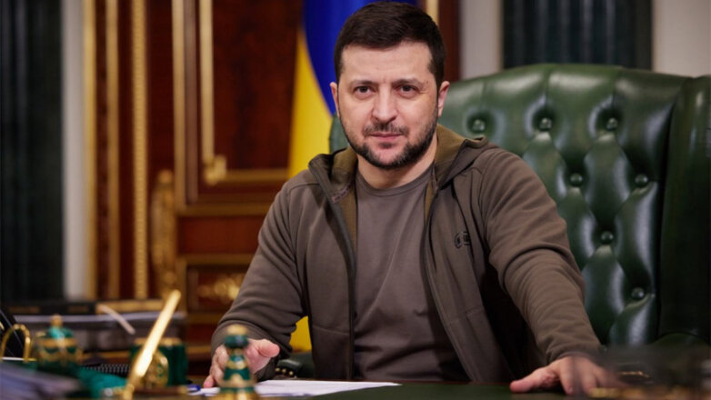 Зеленский подписал закон об уголовной ответственности за сотрудничество с Россией