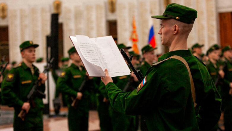 В ГД предложили вдвое увеличить срок службы в армии