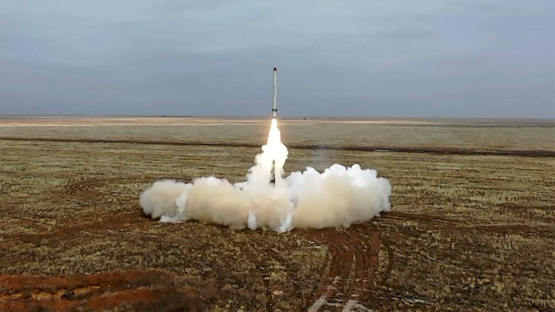 Российские военные нанесли удар по бронетанковому заводу в Николаеве