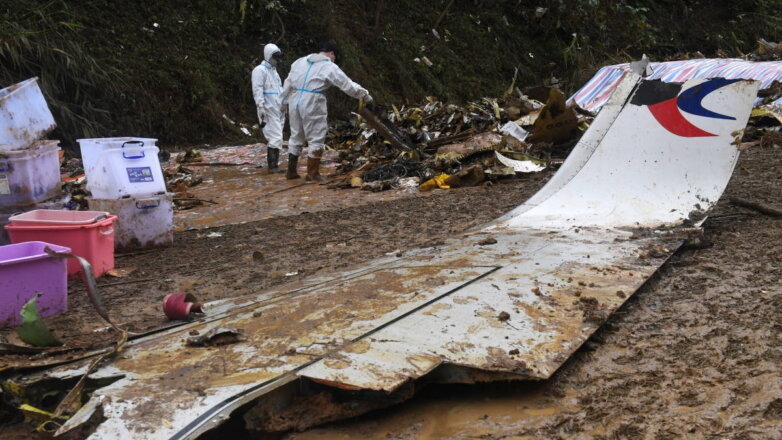 На месте крушения Boeing 737 в Китае обнаружили 2-й черный ящик