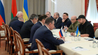 Киев подтвердил участие в переговорах с Россией вечером 2 марта