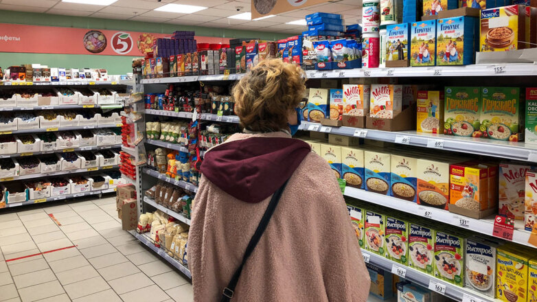 Ряд торговых сетей ограничили продажу круп, масла и сахара в одни руки