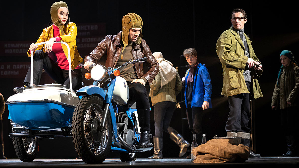 Сцена из спектакля «Душа моя Павел»