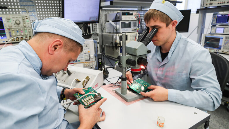 Путин заявил о важности инженерных и научных центров для России