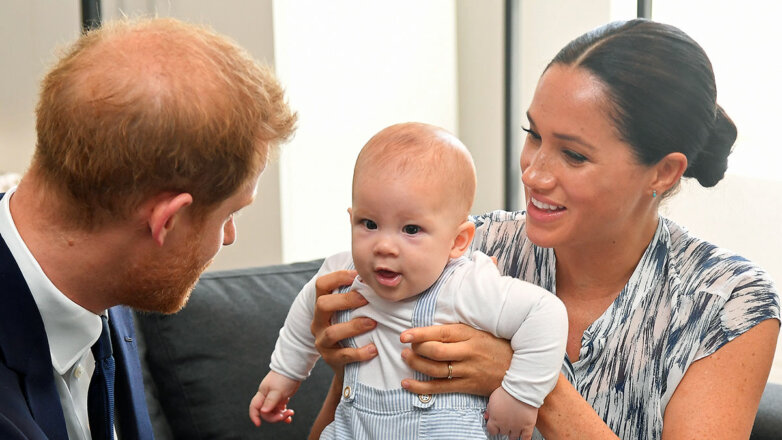 СМИ: принц Гарри и Меган Маркл не посетят коронацию Карла III