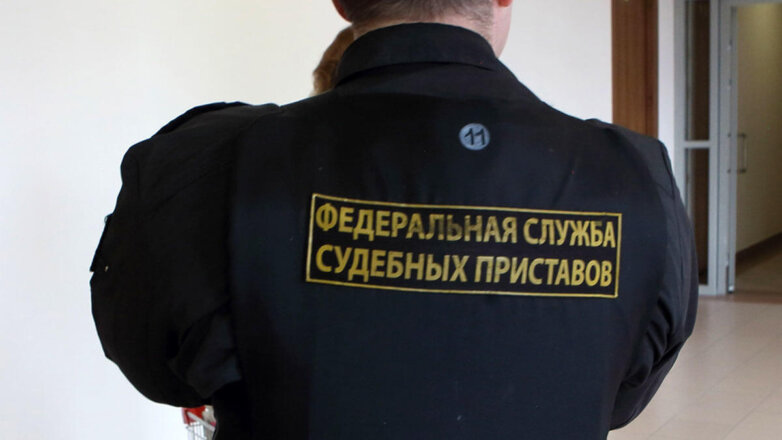 Число ограниченных в праве выезда из России должников выросло за год в 1,7 раза