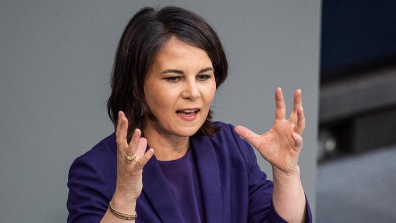 СМИ: Бербок тайно работает над планом по поставкам Taurus на Украину