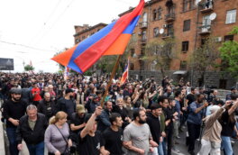 В Ереване началось многотысячное шествие оппозиции с требованием отставки Пашиняна